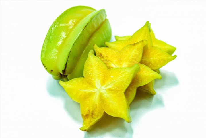 Você sabe se papagaio pode comer carambola? Descubra!