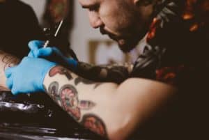 Tatuagem de cachorro: onde e o que fazer por seu companheiro