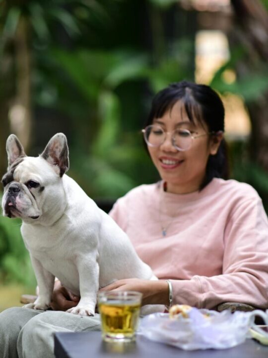 Imagem de pessoa com pet